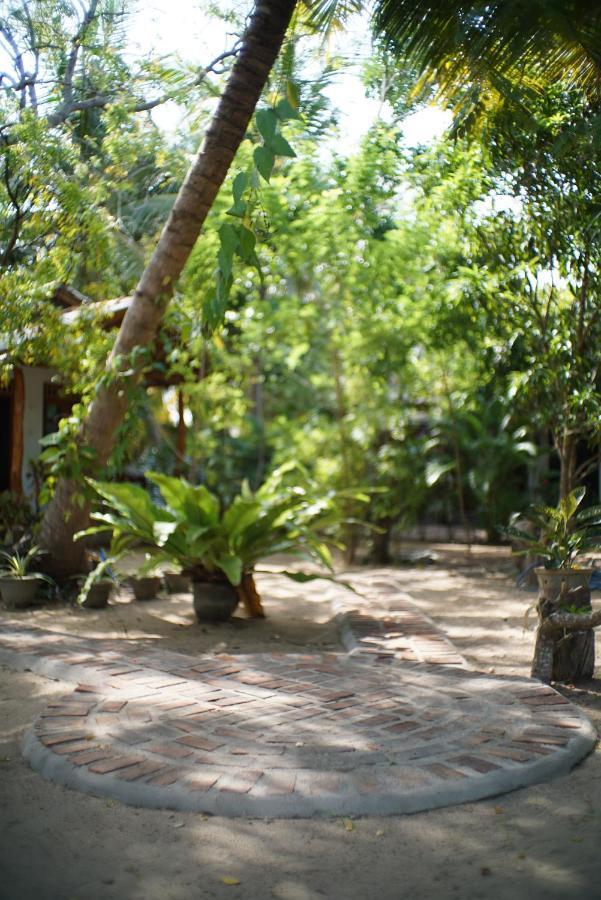 Bed and Breakfast Salty Garden Arugambay Arugam Bay Exterior foto